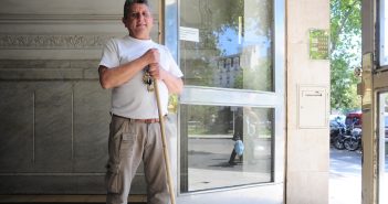 Por qué se celebra hoy el Día del Encargado y el ocurrente mensaje del gremio para Francella